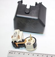 Пусковое реле компрессора К1 РКТ-1 холодильника Атлант
